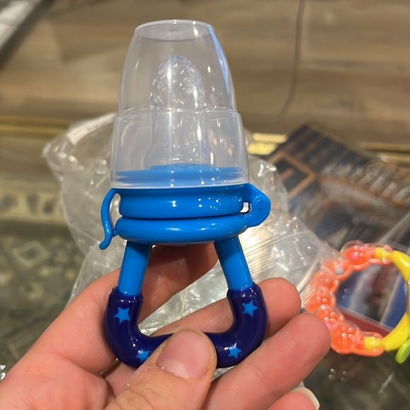 NWT Silicone baby teethers and feeders - Picture 6 of 6